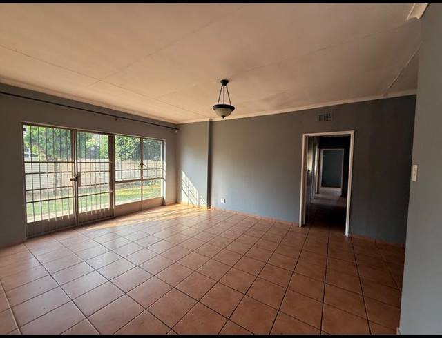 3 BEDROOM HOUSE FOR SALE IN VANDERBIJLPARK SE 6